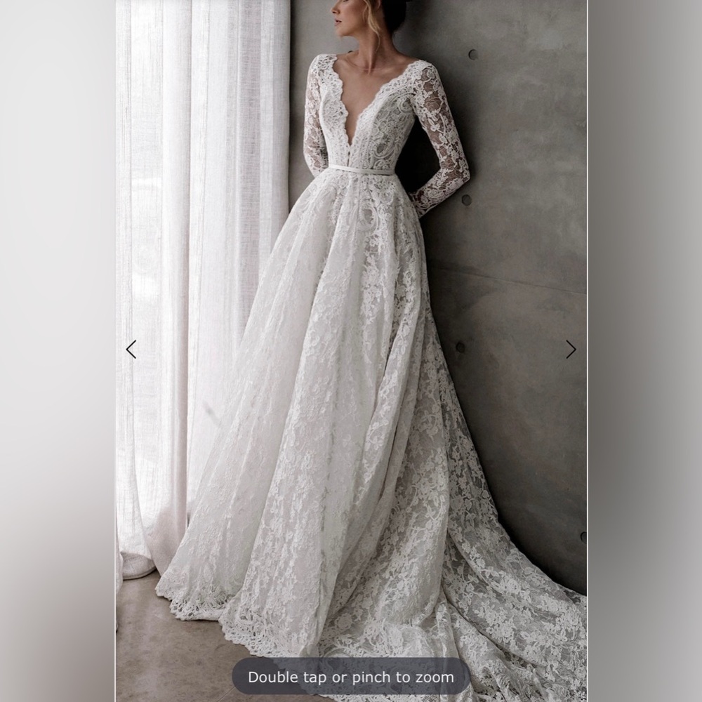 Elegant Custom Made White Lace Wedding Dress